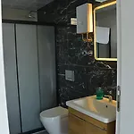 Leon Apartment *